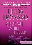 Un Beso En La Oscuridad / Kiss Me While I Sleep (Titania Contemporanea)
