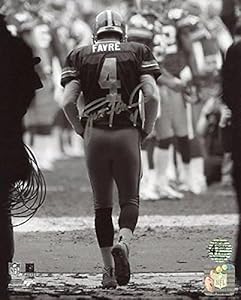 Brett Favre Autographed Photograph - Bw 8x10 Authentic Hologram & Coa #52065 - Autographed NFL Photos
