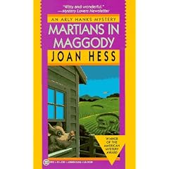 Martians in Maggody (An Arly Hanks Mystery)