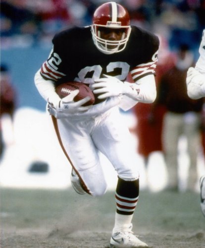 OZZIE NEWSOME CLEVELAND BROWNS 8X10 SPORTS ACTION PHOTO (I)