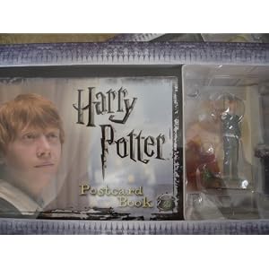 HARRY POTTER POSTCARD BOOK WITH FIGURE