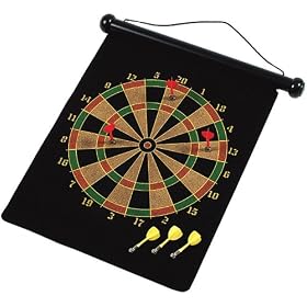 Magnetic roll up dartboard
