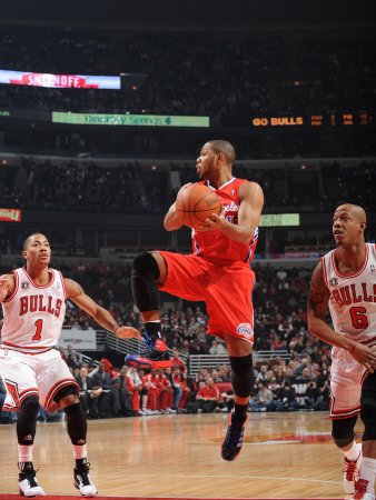 Los Angeles Clippers v Chicago Bulls: Eric Gordon, Derrick Rose and Keith Bogans Photographic Poster Print by Randy Belice, 30x40