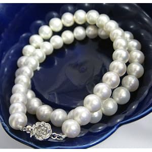 Traditional White Freshwater Pearl Necklace Cultured Pea