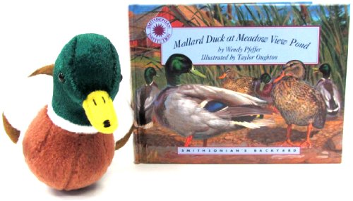 Mallard Duck at Meadow View Pond (Smithsonian's Backyard Book & Toy Set) (Mini book with stuffed toy animal)