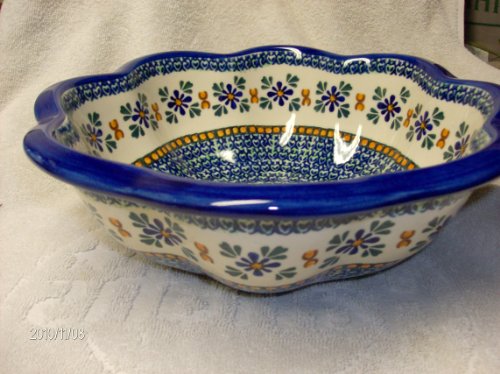Polish Pottery Wvy Kitchen Bowl 10 3/4 In. 70 Oz.