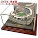 新ヤンキースタジアム スタジアム模型(ケース付) 【MLB グッズ】: 新設ヤンキースタジアムの雄姿をお部屋に!スイッチを押すと4方向からライトアップ&MLB名曲「take me out to the ballgame」が流れます。■模型サイズ:14cm×14cm×7cm■ケースサイズ:20cm×20cm×11.5cm■2枚目画...