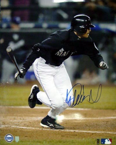 Ichiro Suzuki Autographed/Hand Signed Seattle Mariners 16x20 Photo (Running)
