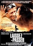 Revue Universal Music  / Laissez-Passer - Édition 2 DVD