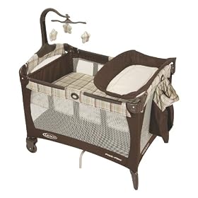 Graco Pack 'N Play Playard with Bassinet and Changer