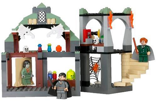 Childrens Toyshop  Toys : LEGO Harry Potter 4752: Professor Lupin's Classroom