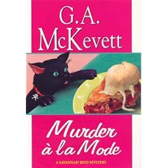 Murder a La Mode (Savannah Reid Mystery)