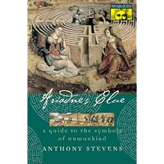 Ariadne's Clue: A Guide to the Symbols of Humankind (Mythos)
