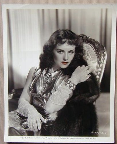  Paulette Goddard