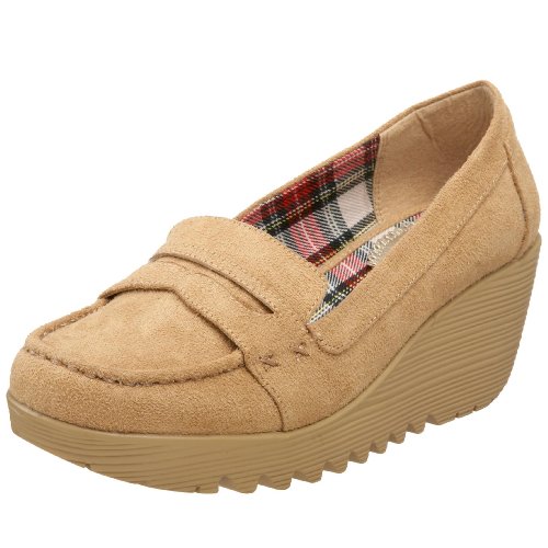 Groove Women's Cheater Penny Loafer Wedge,Camel,7 M US
