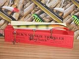 ** Suick Thriller ** Round Belly with Collectors Box - Perch Color