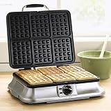 クイジナート　ワッフルメーカー６枚焼 Cuisinart WAF-6 Traditional-Style 6-Slice Waffle Iron, Brushed Stainless Steel stainless