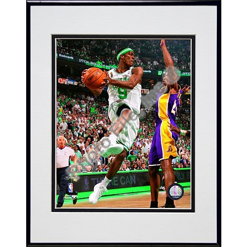 Photo File Boston Celtics Rajon Rondo 2008 Finals Game 6 Action 8X10 Framed Photo