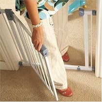 Narrow Self Closing Safety Gate (68.5-75cm)