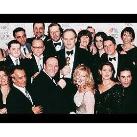 LORRAINE BRACCO AS DR. JENNIFER MELFI, EDIE FALCO AS CARMELA SOPRANO, JAMES GANDOLFINI AS TONY SOPRANO, ROBERT ILER AS ANTHONY "A.J." SOPRANO, JR., MICHAEL IMPERIOLI AS CHRISTOPHER MOLTISANTI, TONY SIRICO AS PAULIE "WALNUTS" GUALTIERI FROM THE SOPRANOS #1 - Photo cin�matographique en couleur - MOYENNE - 36x28cm