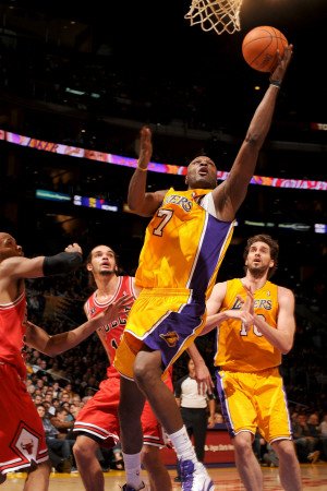 Chicago Bulls v Los Angeles Lakers: Lamar Odom Photographic Poster Print by Noah Graham, 28x42