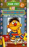 Review 2 Entertain Video  / Sesame Street - Read Along With Big Bird - Ernie's Little Lie And Other Stories [1994]