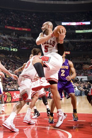 Los Angeles Lakers v Chicago Bulls: Carlos Boozer Photographic Poster Print by Andrew Bernstein, 8x12