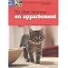 Un chat heureux en appartement