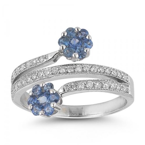 Diamond Ring Setted with a Cluster of Blue Sapphires in 14K White Gold Diamond Ring Setted with a Cluster of Blue Sapphires in 14K White Gold