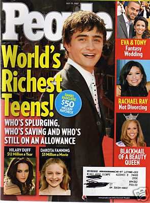 People Magazine July 2007 World's Richest Teens Cover Daniel Radcliffe Hilary Duff Dakota Fanning