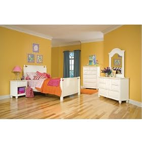 Meadow Garden Poster Bedroom Set by Standard Furniture