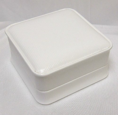 Textured Leatherette Jewelry White Bangle / Watch Box