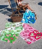 Review Alki'i  / Polk-A-Dot Paisley Beach Towel, Pink