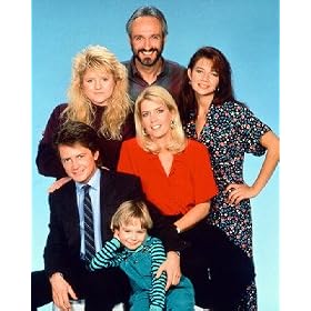 JUSTINE BATEMAN AS MALLORY KEATON, MEREDITH BAXTER AS ELYSE KEATON, COURTENEY COX AS LAUREN MILLER, MICHAEL GROSS AS STEVEN KEATON, TINA YOTHERS AS JENNIFER KEATON, MICHAEL J. FOX AS ALEX P. KEATON FROM FAMILY TIES #1 - COLOUR Movie Photo - (4 Different Photograph & POSTER Sizes Available)