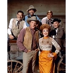 JAMES ARNESS AS MARSHAL MATT DILLON, MILBURN STONE AS DR. GALEN "DOC" ADAMS, AMANDA BLAKE AS KITTY RUSSELL, DENNIS WEAVER AS CHESTER GOODE FROM GUNSMOKE #1 - IN FARBE - Filmfoto - (Poster) PLAKATE - 25x20" (60x50cm)