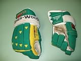 Sherwood SS-5020 hockey gloves - size is 13 inch