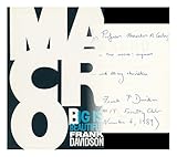 Macro : big is beautiful