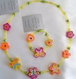 Gisela Graham - Wooden Bead Necklace and Bracelet Set - Butterfly Design - Toy