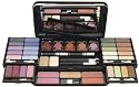 Make-up & Schminkkassette 53teilig Inhalt: 24 x Puderlidschatten 5 x Puderrouge 5 x Lipgloss Tiegel 4 x Lipgloss 2 x Gesichtspuder 4 Applikatoren 4 Pinsel 1 Mascara (Fb. schwarz) 1 Eyeliner (Fb. schwarz) 1 Kajalliner (Fb. schwarz) 1 Kamm + integrierter Spiegel + Kassette