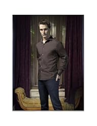 Entertainment Memorabilia: Being Human 8 x 10 Sam Witwer/Aidan Waite Standing in Front of Window and Settee kn - Photograph