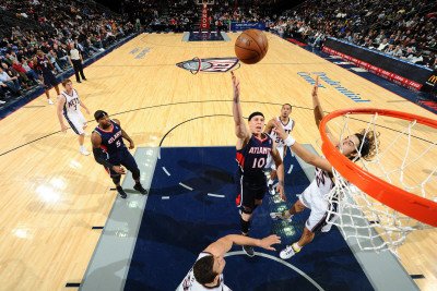 Atlanta Hawks v New Jersey Nets: Mike Bibby Sports Photographic Poster Print by David Dow, 8x12