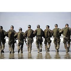 Poster 90 x 60 cm - "Crewman Qualification Training students hitting the surf before the start of medical training instru" von Stocktrek Images - auch in anderen Gr��en und als Leinwandbild erh�ltlich