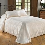 White New England Tradition Bedspread - Queen