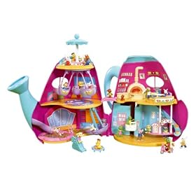 Teeny Little Families Flower Garden Caf�