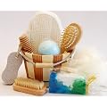 Geburtstagsgeschenke Set WASSERFALL mit Badebombe und handgefertigter Seife sowie Peelingschwamm und Massagestab als Einzugsgeschenke Set handverpackt