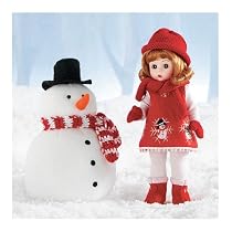 Wendy Builds A Snowman