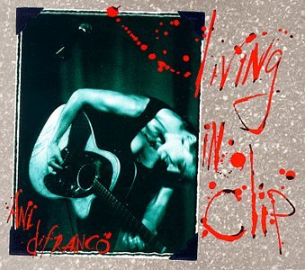 CD-Charts  Music : Living in Clip