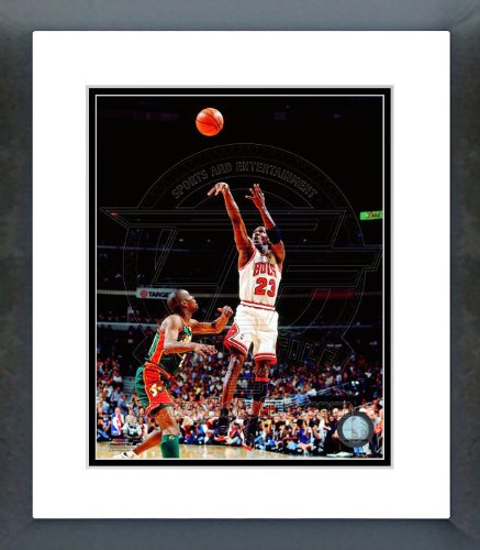 Michael Jordan 1996 NBA Finals Game 6 Action Framed Picture 8x10