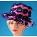 Chapeau violet et rose duveteux