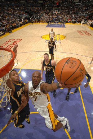 Indiana Pacers v Los Angeles Lakers: Lamar Odom Photographic Poster Print by Andrew Bernstein, 16x24
